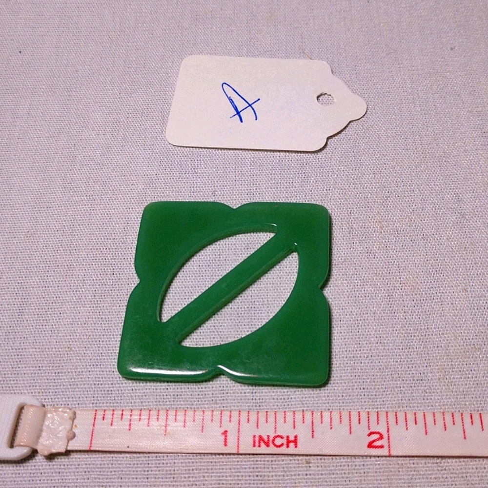 Vintage 1940s Green Plastic Belt Buckle